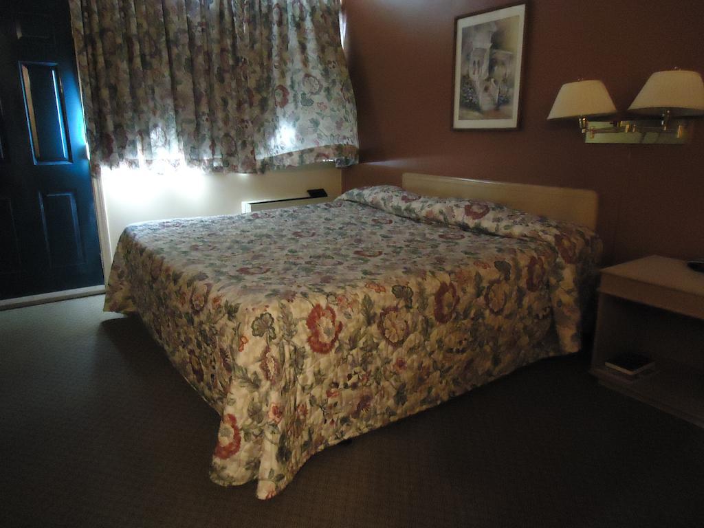 סאולט סאינטה מארי Canadian Motor Hotel מראה חיצוני תמונה