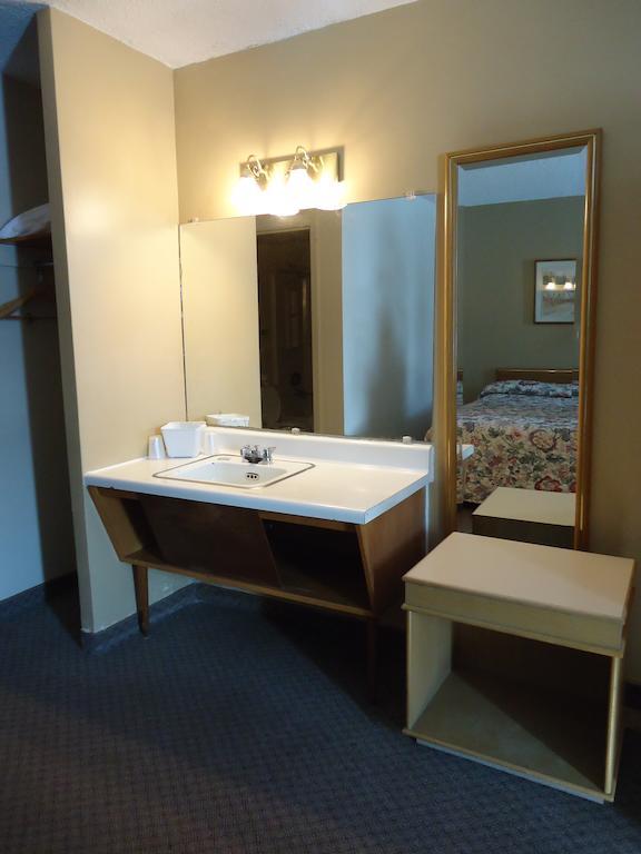 סאולט סאינטה מארי Canadian Motor Hotel חדר תמונה