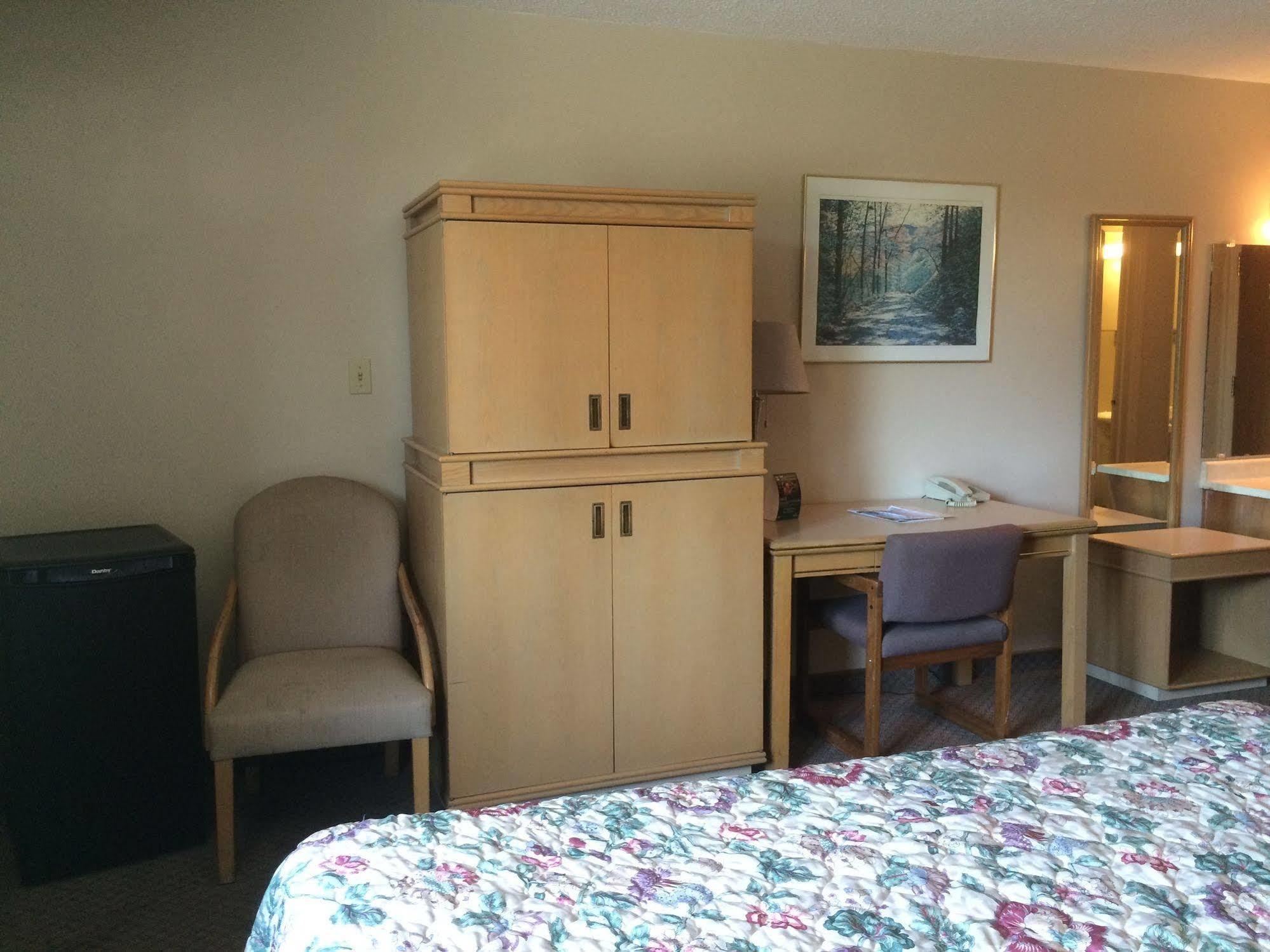 סאולט סאינטה מארי Canadian Motor Hotel מראה חיצוני תמונה