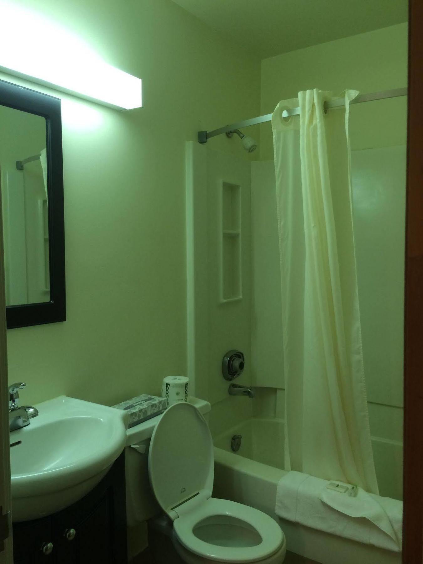 סאולט סאינטה מארי Canadian Motor Hotel מראה חיצוני תמונה
